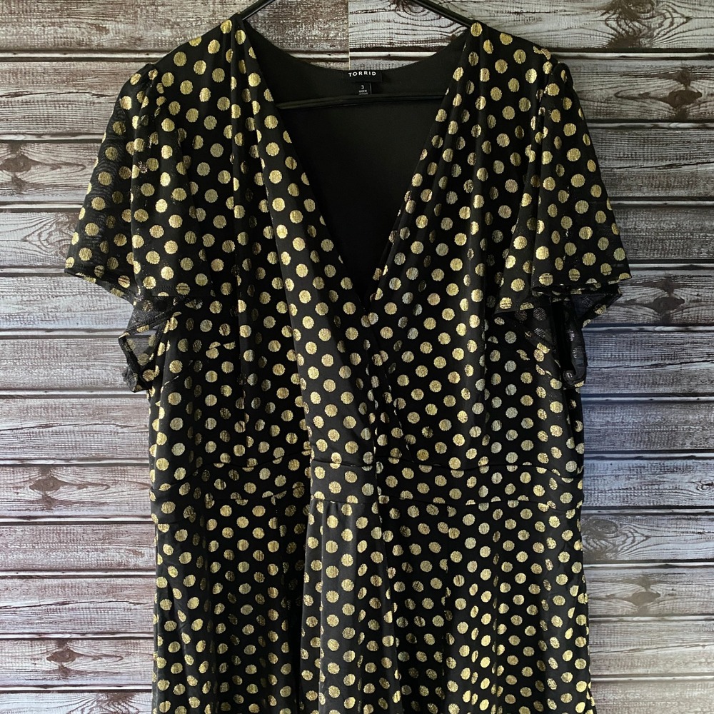 Torrid Women's Short-Sleeved Dress Size 3X Black Gold Metallic‎ Polka-Dot V-Neck
